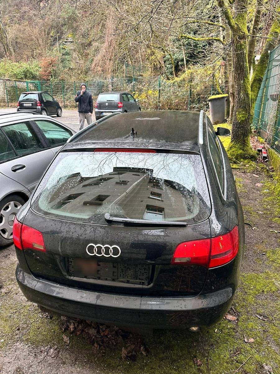 Audi A6 2006 — вигляд ззаду