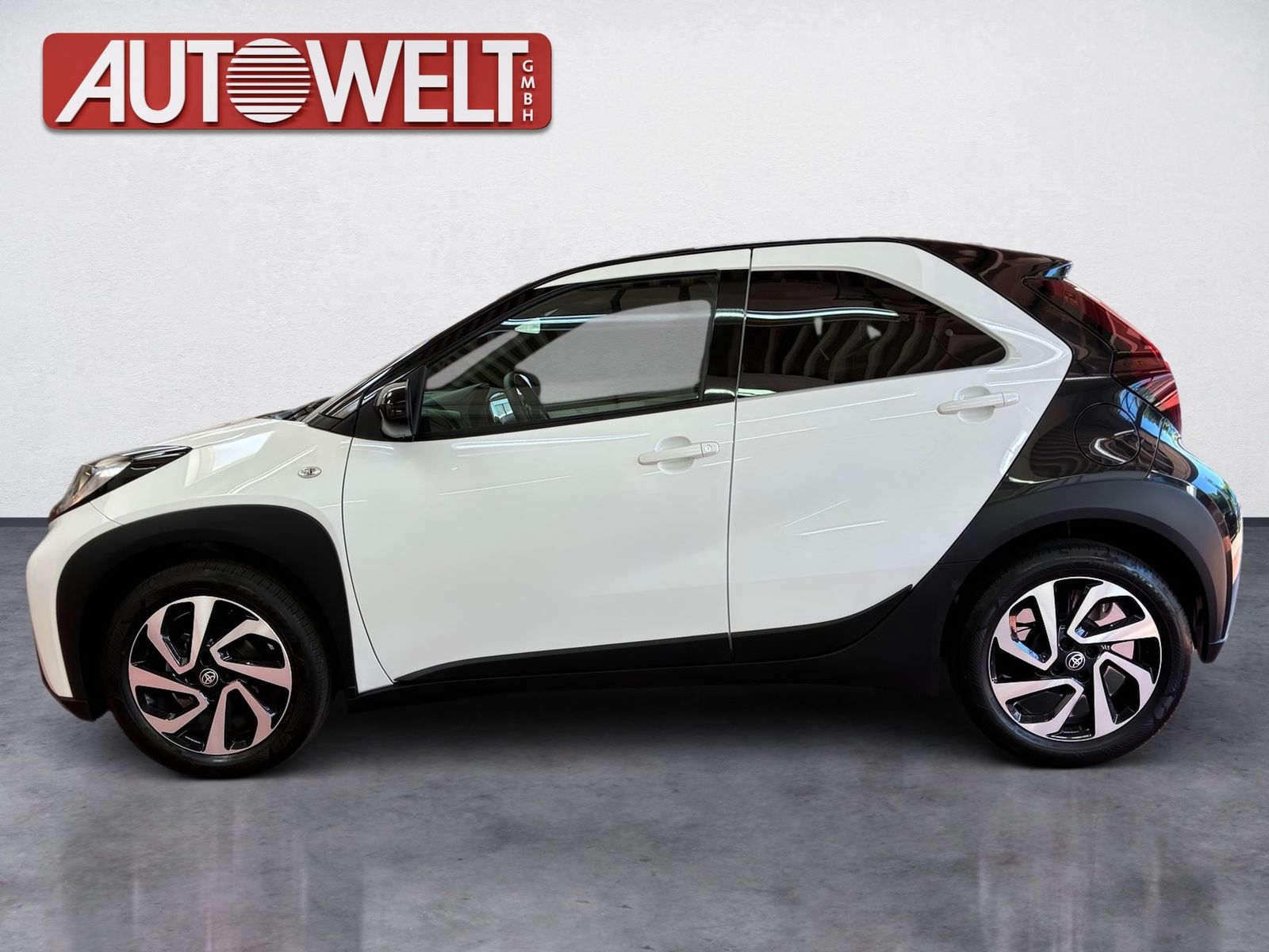 Fahrzeugabbildung Toyota Aygo X 1.0 Black&White SHZ,Winterräder,ACC,PDC