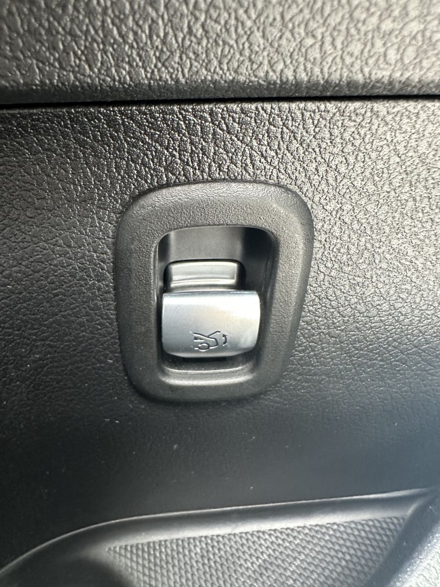 Fahrzeugabbildung Mercedes-Benz C 200d T Avantgarde NAV+LED+ACC+DISTRONIC+VCOCK