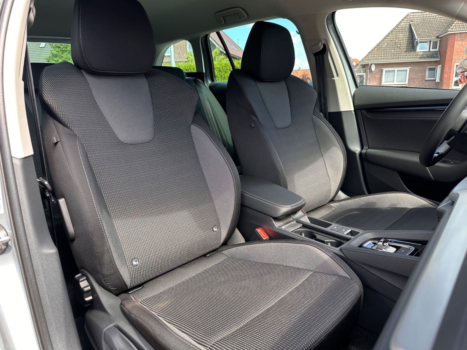 Fahrzeugabbildung SKODA Octavia Combi 1.5 TSI Selection DSG LED/ACC/APP