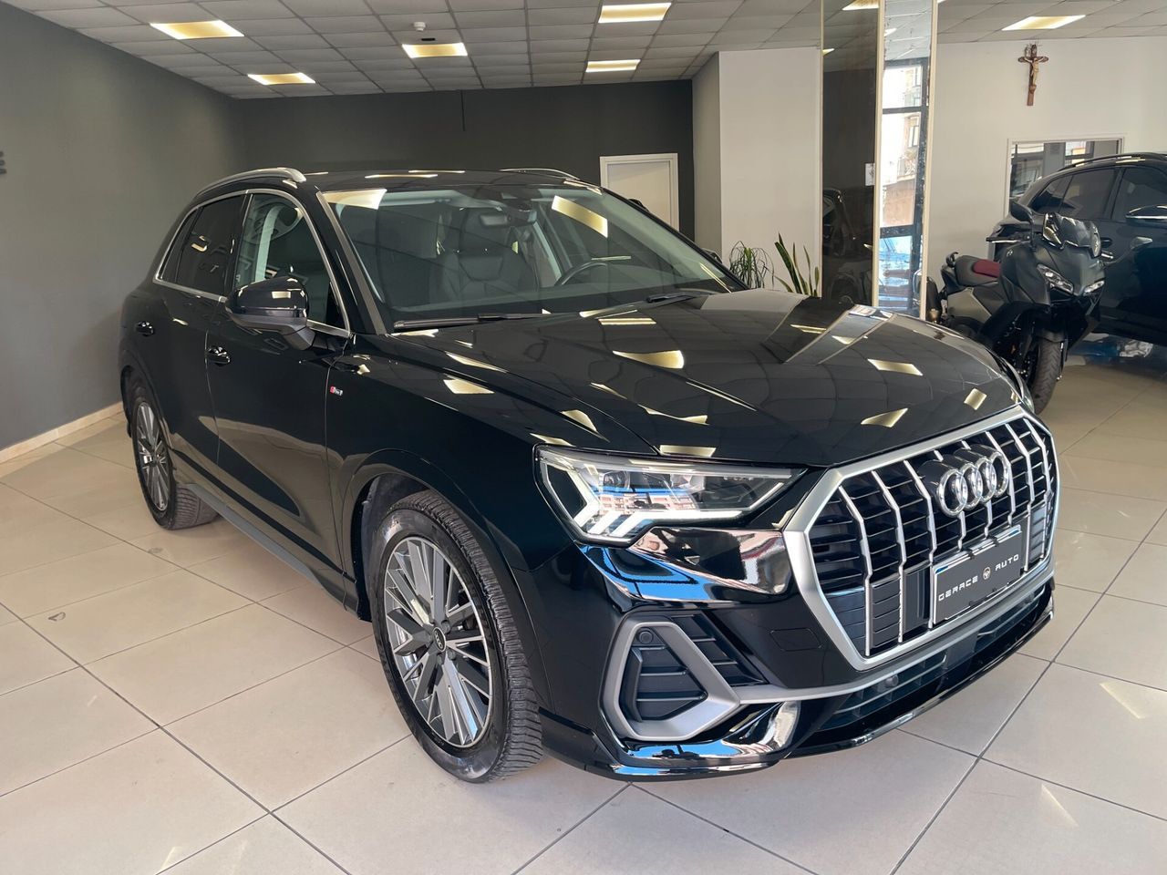 Audi Q3 2.0 TDI 150cv S line imagem 3
