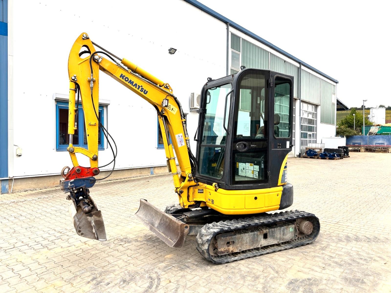 Komatsu PC26MR-3