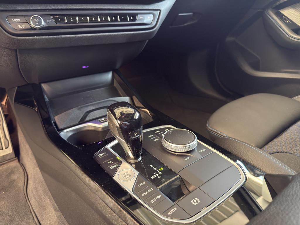 BMW M235i xDrive Gran Coupe LED NAVI HUD PANO 18"