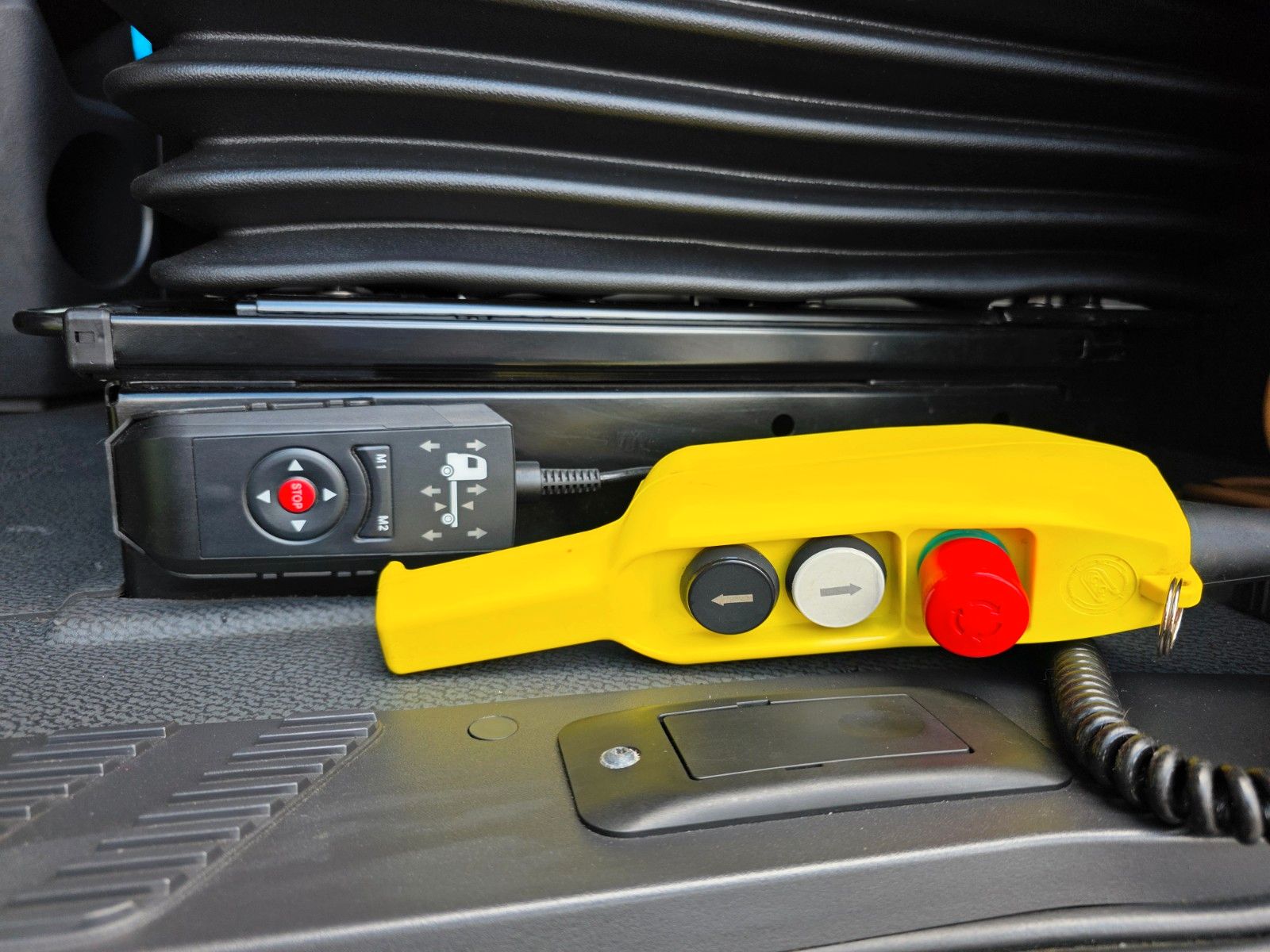 Fahrzeugabbildung Mercedes-Benz Actros 2552 L BDF Vantec hydr. liftbarer Rahmen