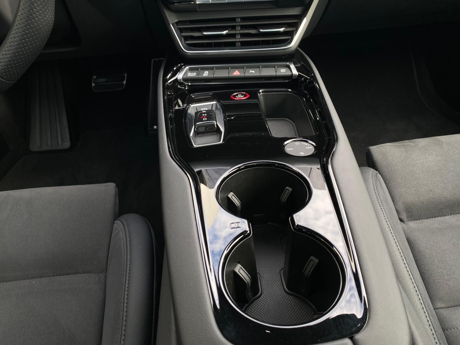 Fahrzeugabbildung Audi RS e-tron GT Quatt BLACK EDIT+PANO+MATR+B&O+KAM+
