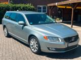 Volvo V70 D4 Summum Geartronic *Gepflegtes Fahrzeug* - Volvo V70: Summum