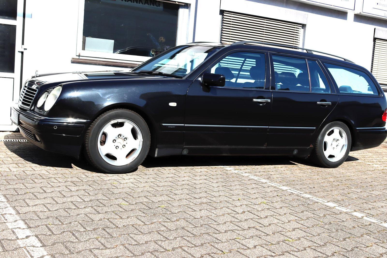 Mercedes-Benz E 320 V6 Kombi AVANTGARDE-PAKET *2-HAND /Rentner