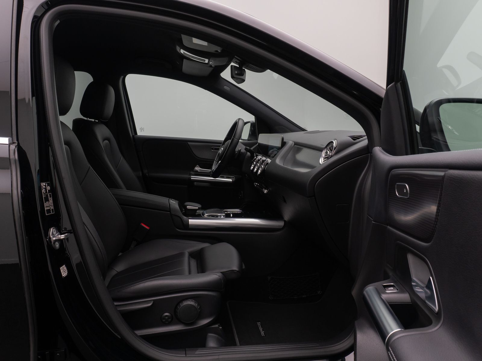 Fahrzeugabbildung Mercedes-Benz B 180 Kamera SoundSys LED Navi Tempomat Komfort