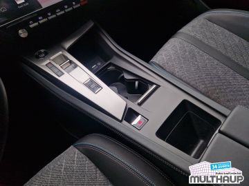 Peugeot 408 - 8