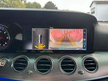 Mercedes E 220 - 12