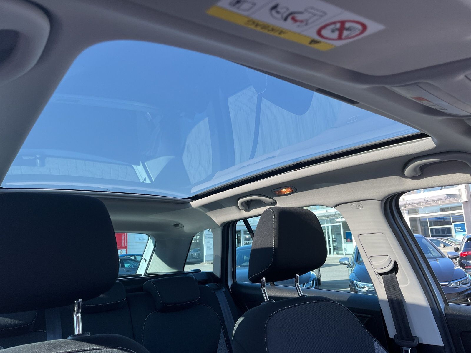 Fahrzeugabbildung SKODA Fabia Combi 1.0 TSI Drive 125 LED PANO KAMERA AC