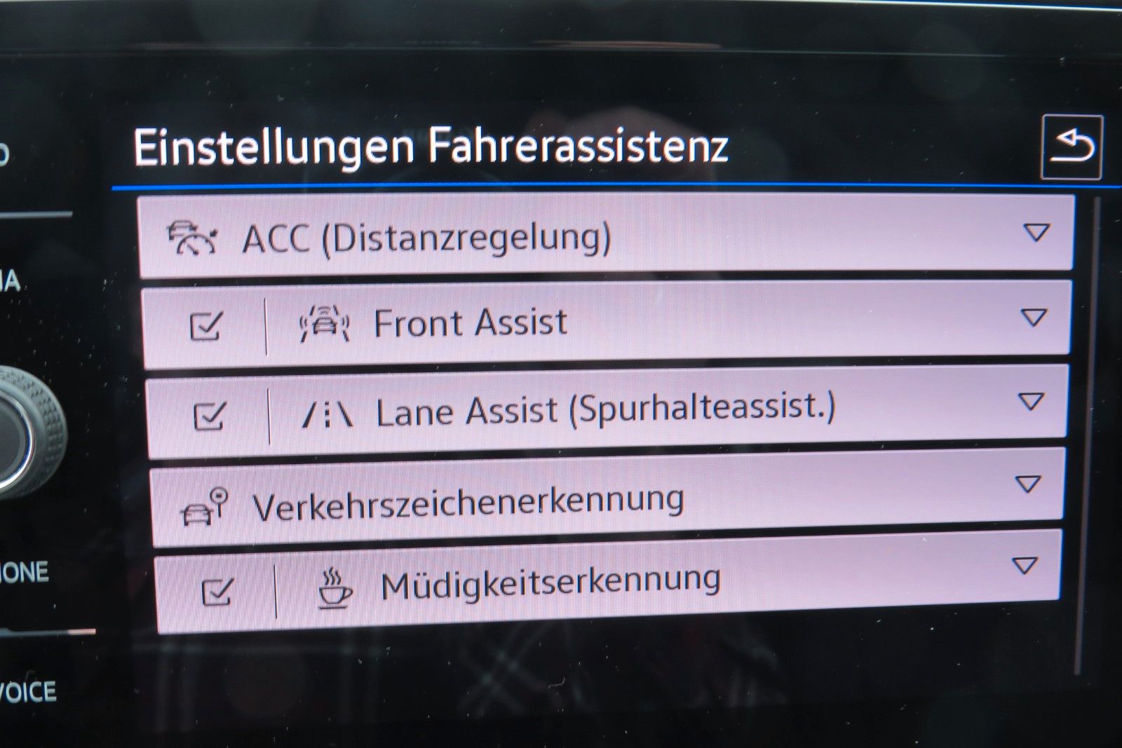 Fahrzeugabbildung Volkswagen T-Roc Life NAVI ACC SITZH. LED APP-CON. 1.H