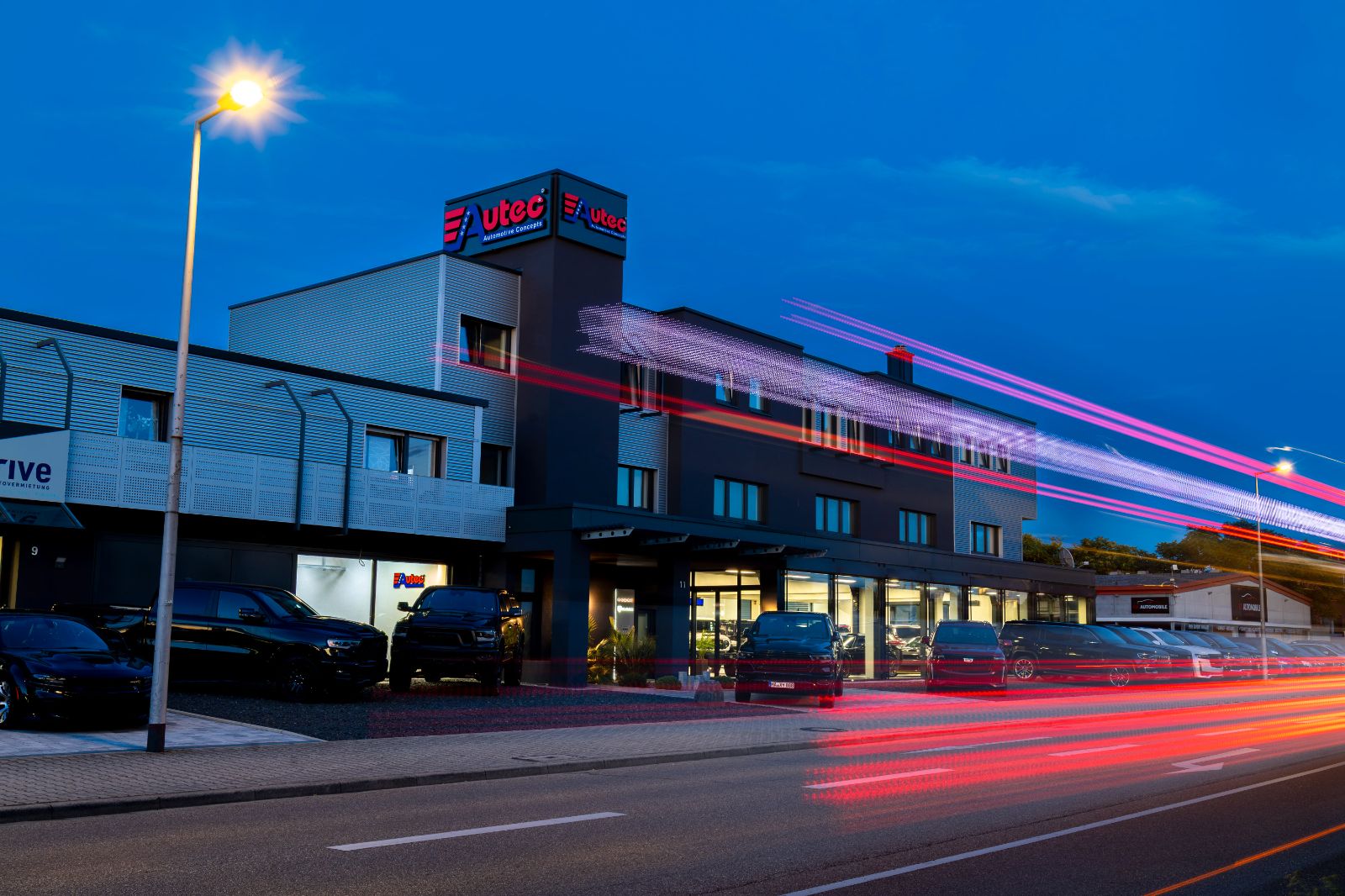 Fahrzeugabbildung Dodge LARAMIE CREW CAB SPORT  12" LUFTF. 22"  HEMI 4x4