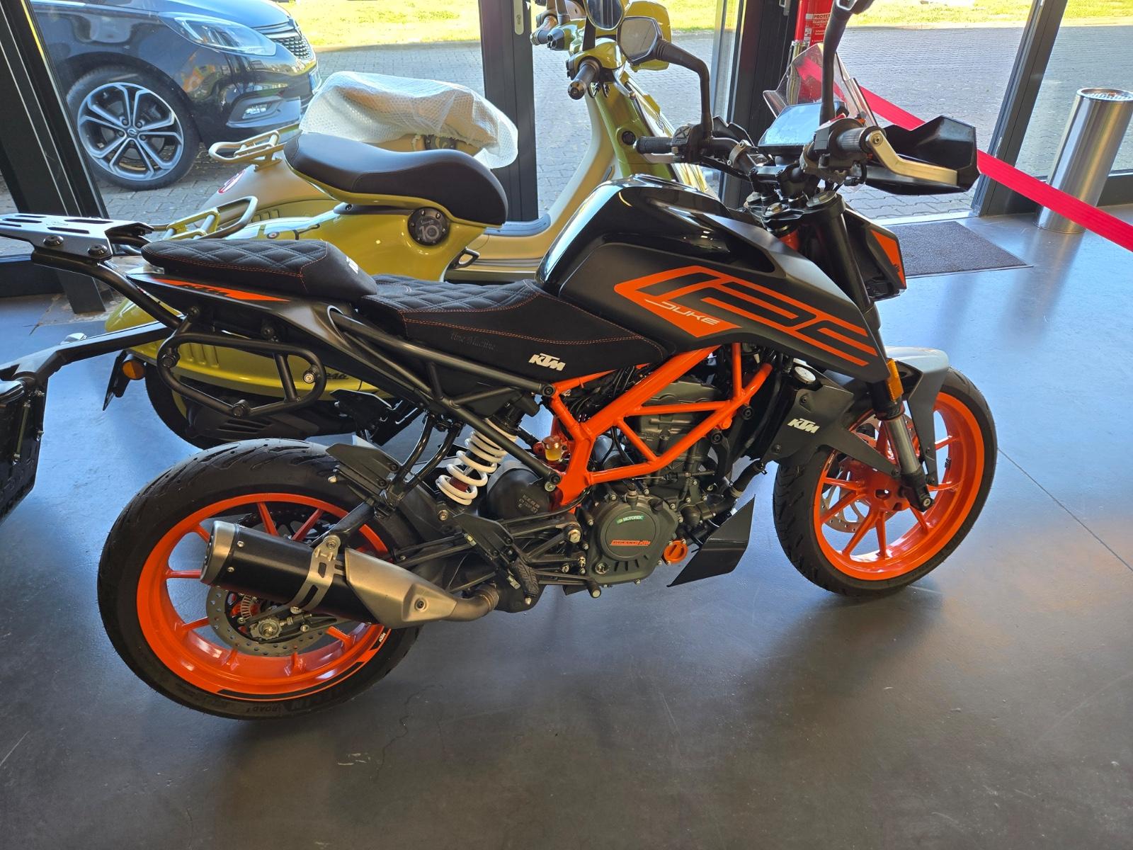 KTM Duke 125