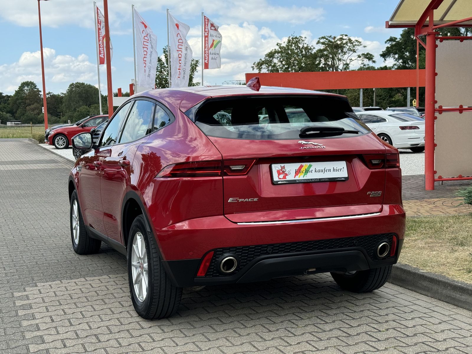 Fahrzeugabbildung Jaguar E-Pace P250 AWD /LED//DAB/Sound/Spur/Kamera/Ahk