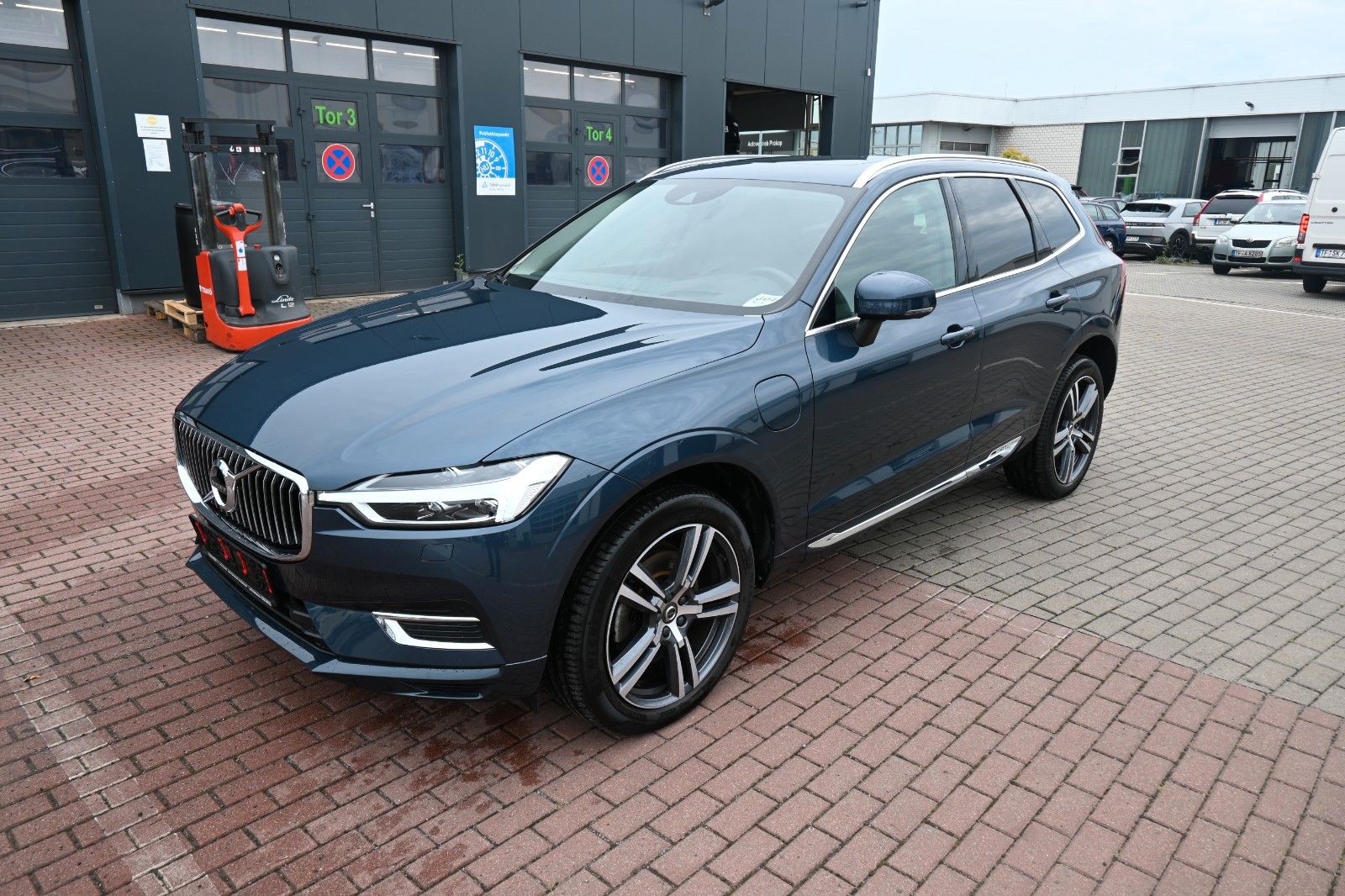 Fahrzeugabbildung Volvo XC 60 Inscript. T8 PHEV AWD*HUD*Massage*Luft*AHK