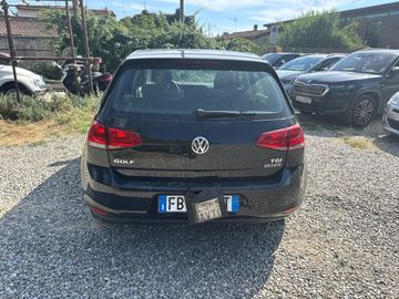 Volkswagen Golf - 6