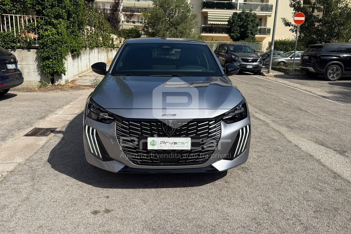 Peugeot PEUGEOT 208 Hybrid 145 e-DCS6 5 porte GT imagem 2
