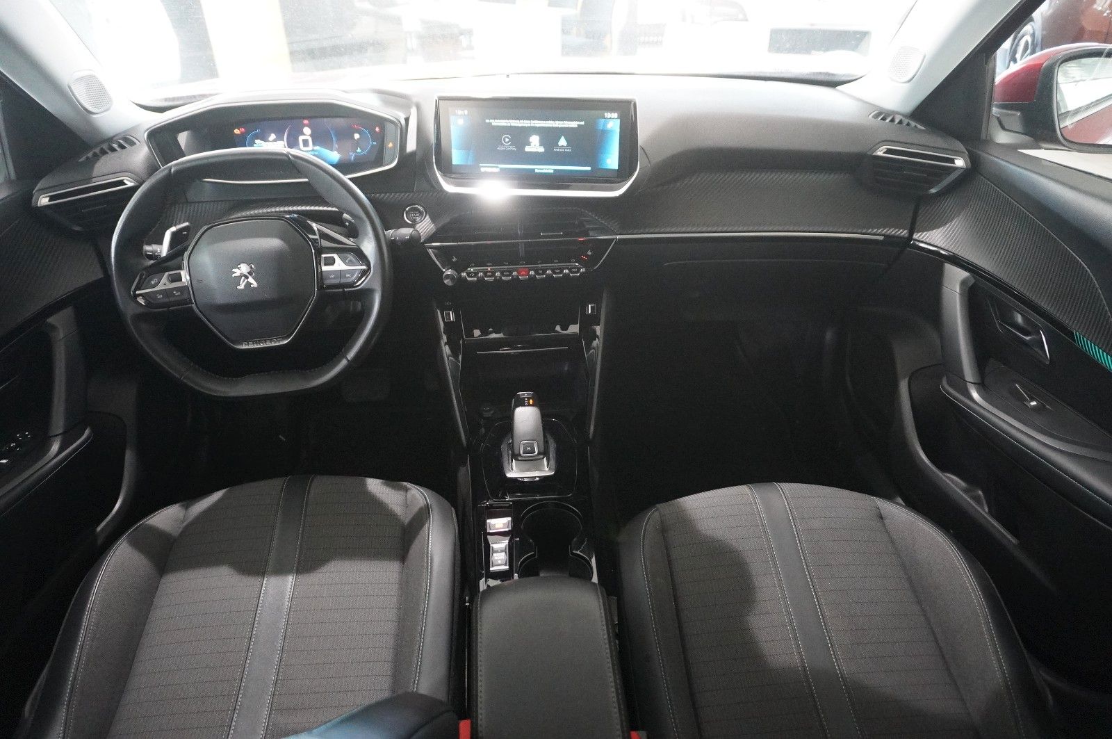 Fahrzeugabbildung Peugeot 2008 1.2T ALLURE PACK NAVI/LED/KAMERA/VIRT/3D