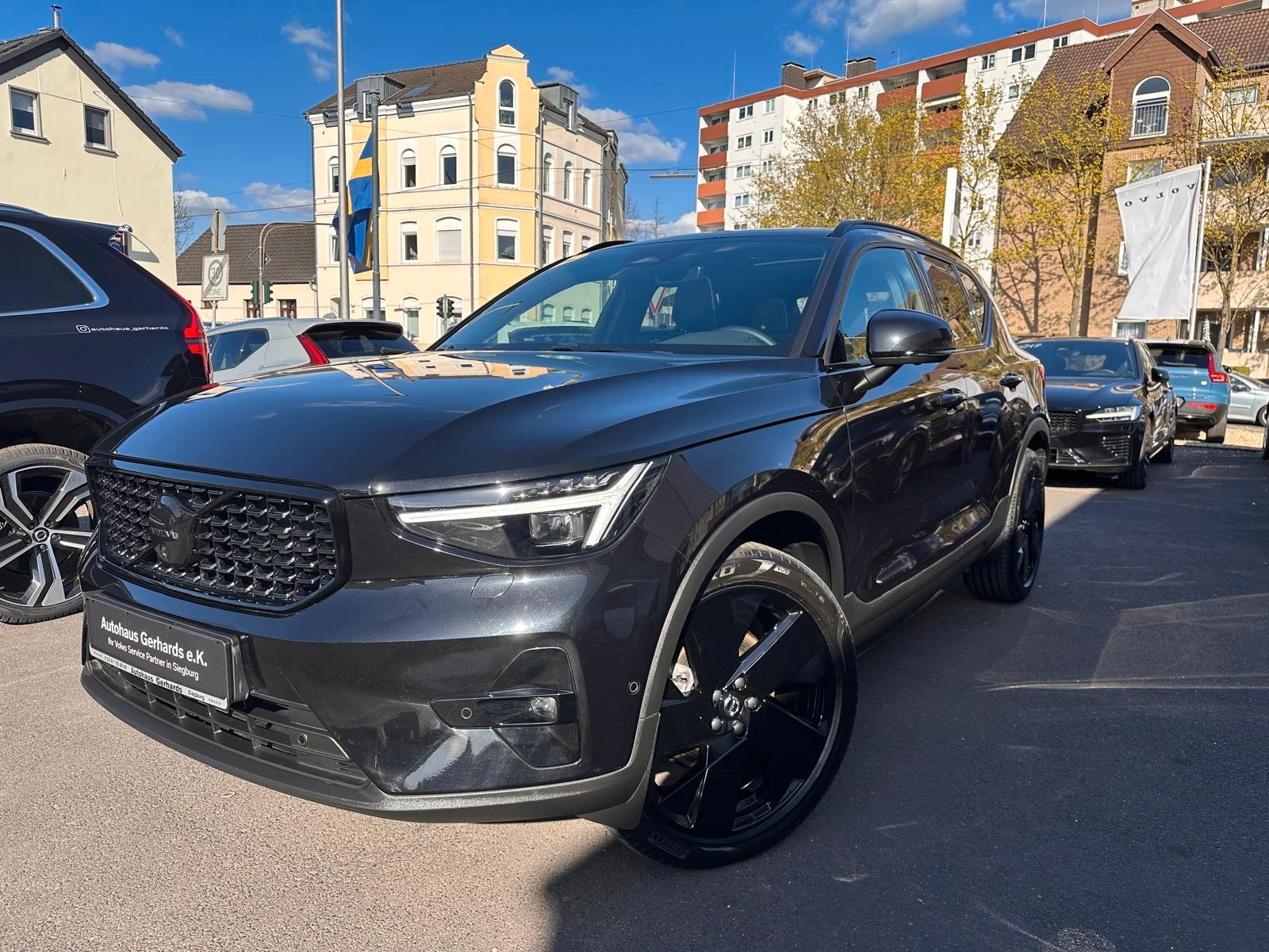 Volvo XC40 B4 Ultra Black Edition Alcantara, Pano,360°