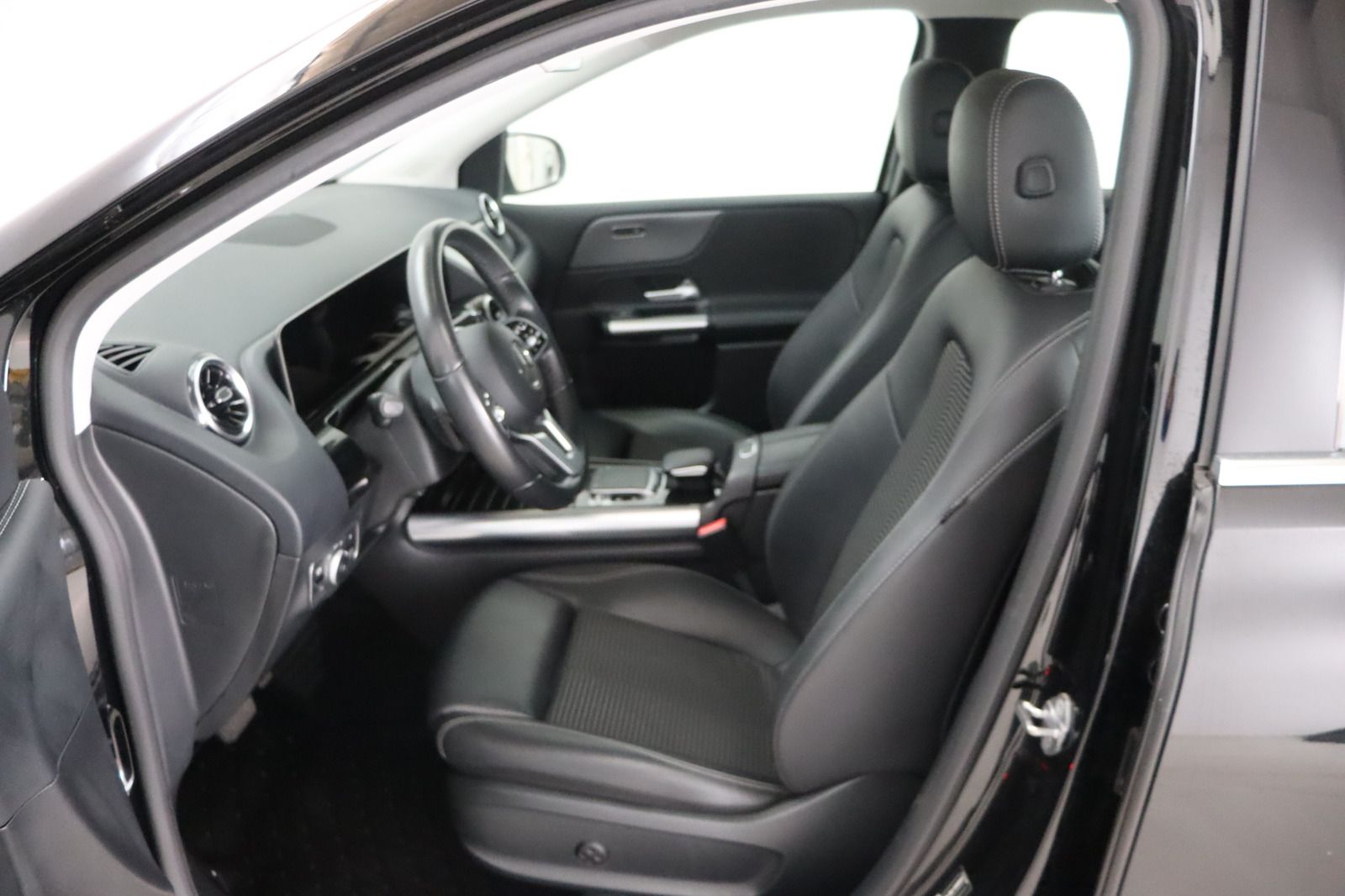Fahrzeugabbildung Mercedes-Benz B 200 * LED * Navi * Leder