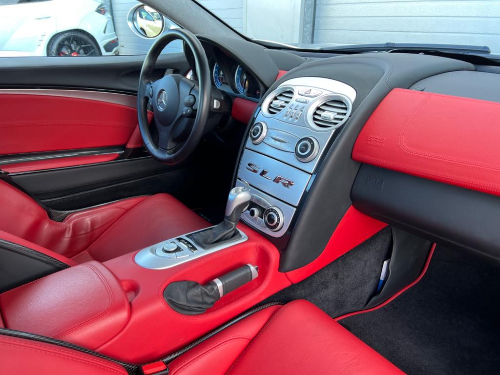 Mercedes-Benz SLR