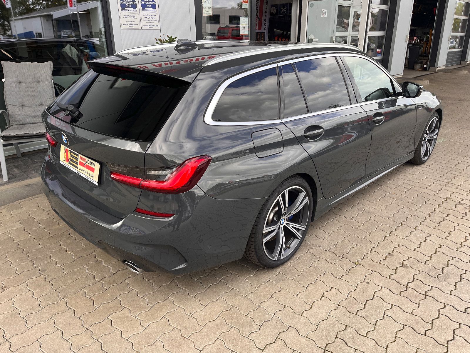 Fahrzeugabbildung BMW BMW Touring 330 D M-Line Sport AUT/Dach