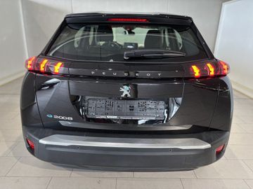 Fotografie des Peugeot 2008 Elektro Active Pack