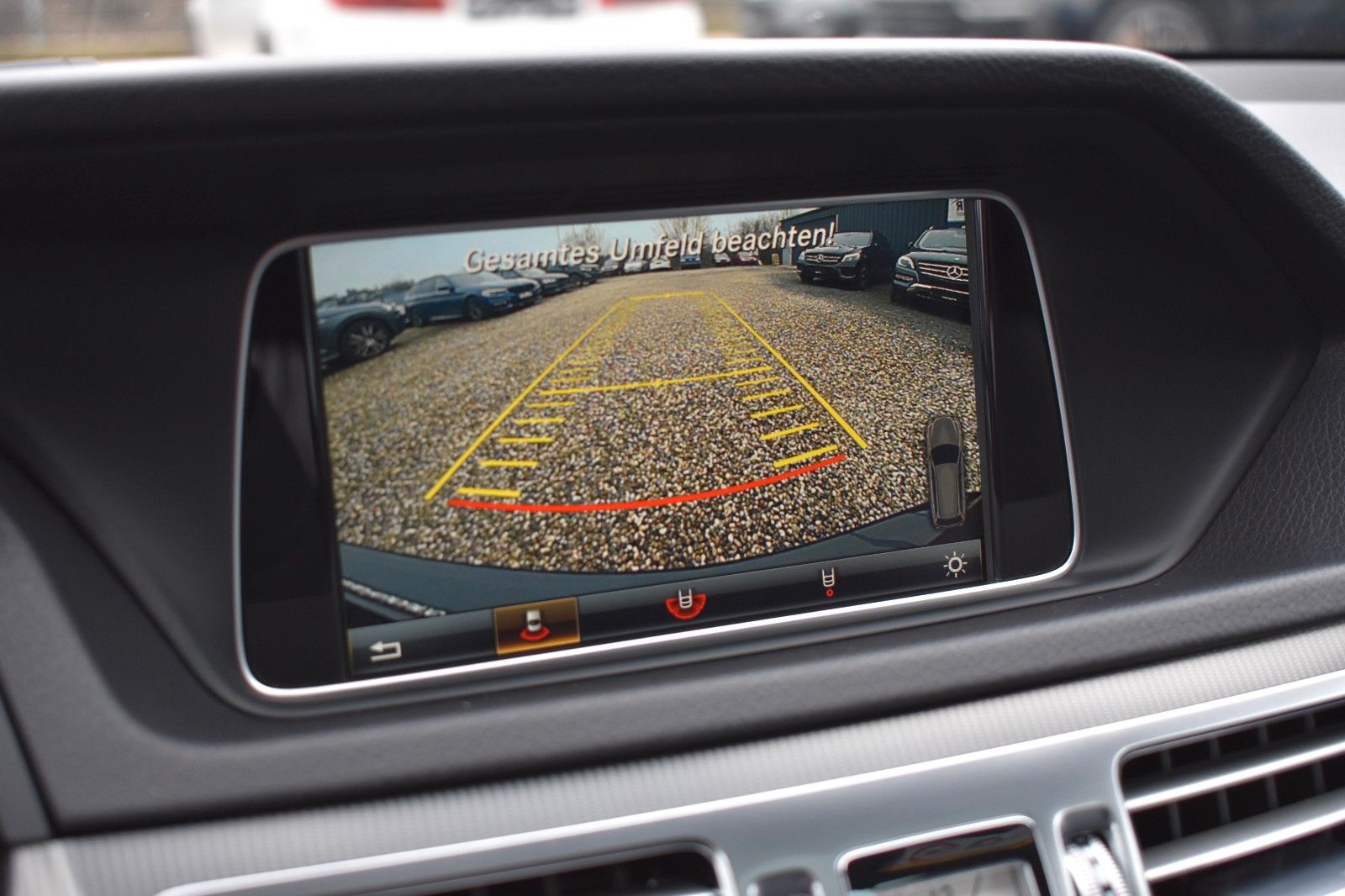 Fahrzeugabbildung Mercedes-Benz E 400 T Edition 4Matic AMG Night-Paket AHK