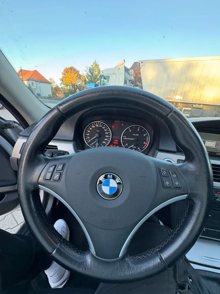 BMW 320 2007 — photo 9