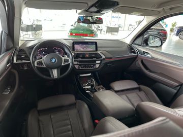Fahrzeugabbildung BMW X3 xD30d xLine ACC 360° HUD H/K AHK Komfort DAB