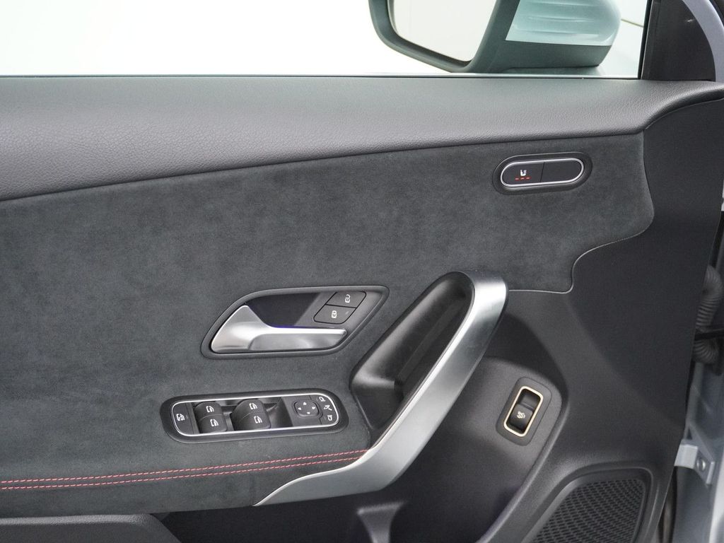 Mercedes-Benz A 180 Star Edition AMG Line