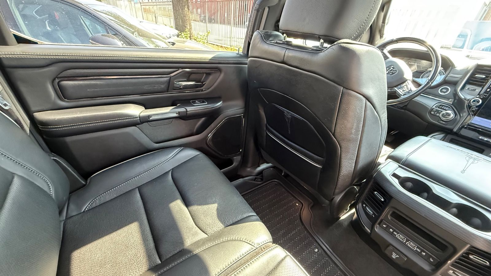 Fahrzeugabbildung Dodge RAM Limited Night Edition RAM BOX