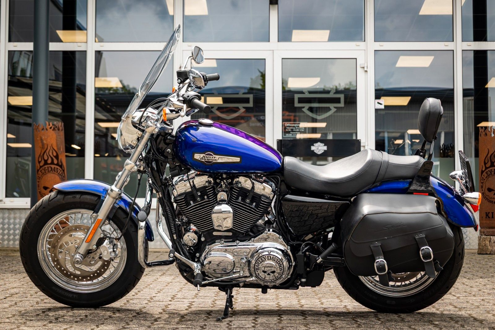 Fahrzeugabbildung Harley-Davidson Sportster XL1200C Custom - JEKILL&HYDE -