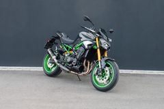 KAWASAKI Z 900 SE 2026 Performance + AKRA + Quickshifter