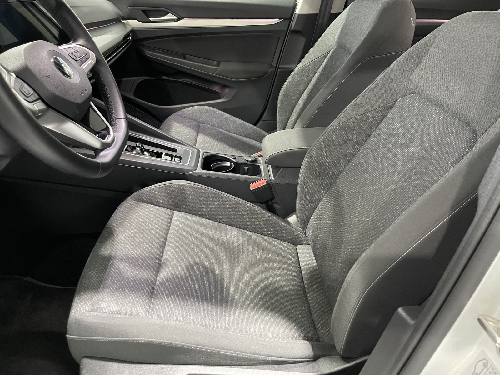 Fahrzeugabbildung Volkswagen Golf 2.0 TDI*Life*LED-Plus*Easy-Open*Navi*PDC*