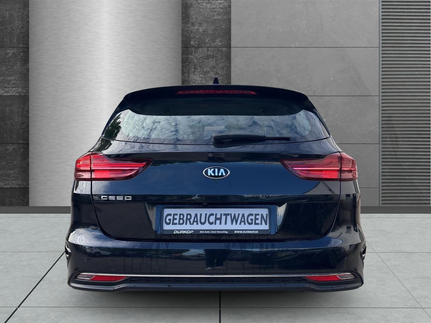 Kia Ceed_sw Vision 1.4 T NAV KOMF CarPlay Android Au