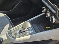 Fahrzeugabbildung Captur II Edition One E-TECH PLUG-IN 160 EDC SCH