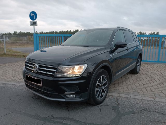 Volkswagen Tiguan Allspace 2.0TDI HIGHLINE 7 Sitzer Leder