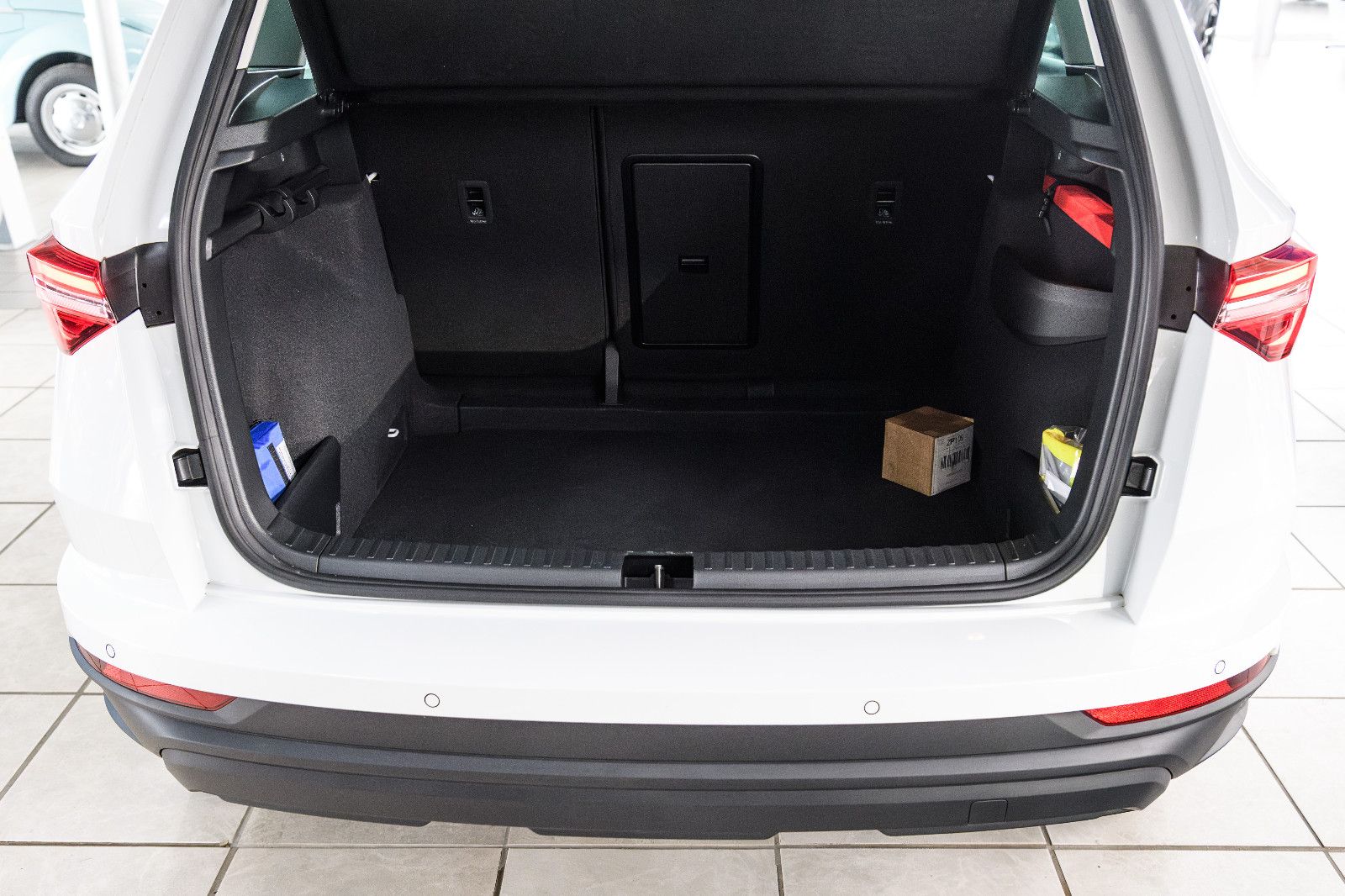 Fahrzeugabbildung SKODA Karoq Ambition 1.5 TSI DSG LED+ACC+KAM