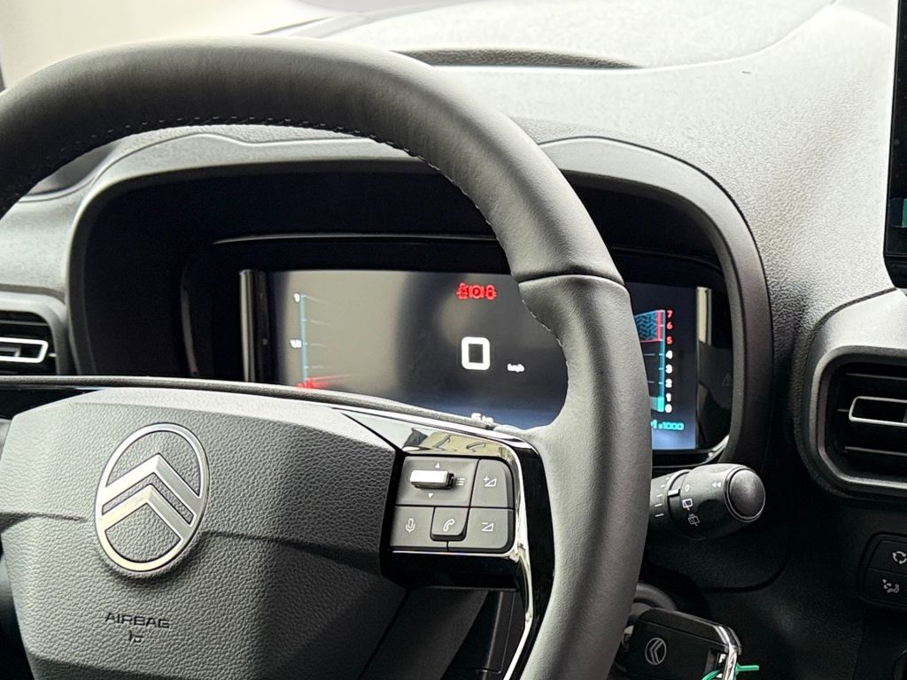 Fahrzeugabbildung Citroën Berlingo 1.5 Diesel 100 M XTR *Sofort verfügbar