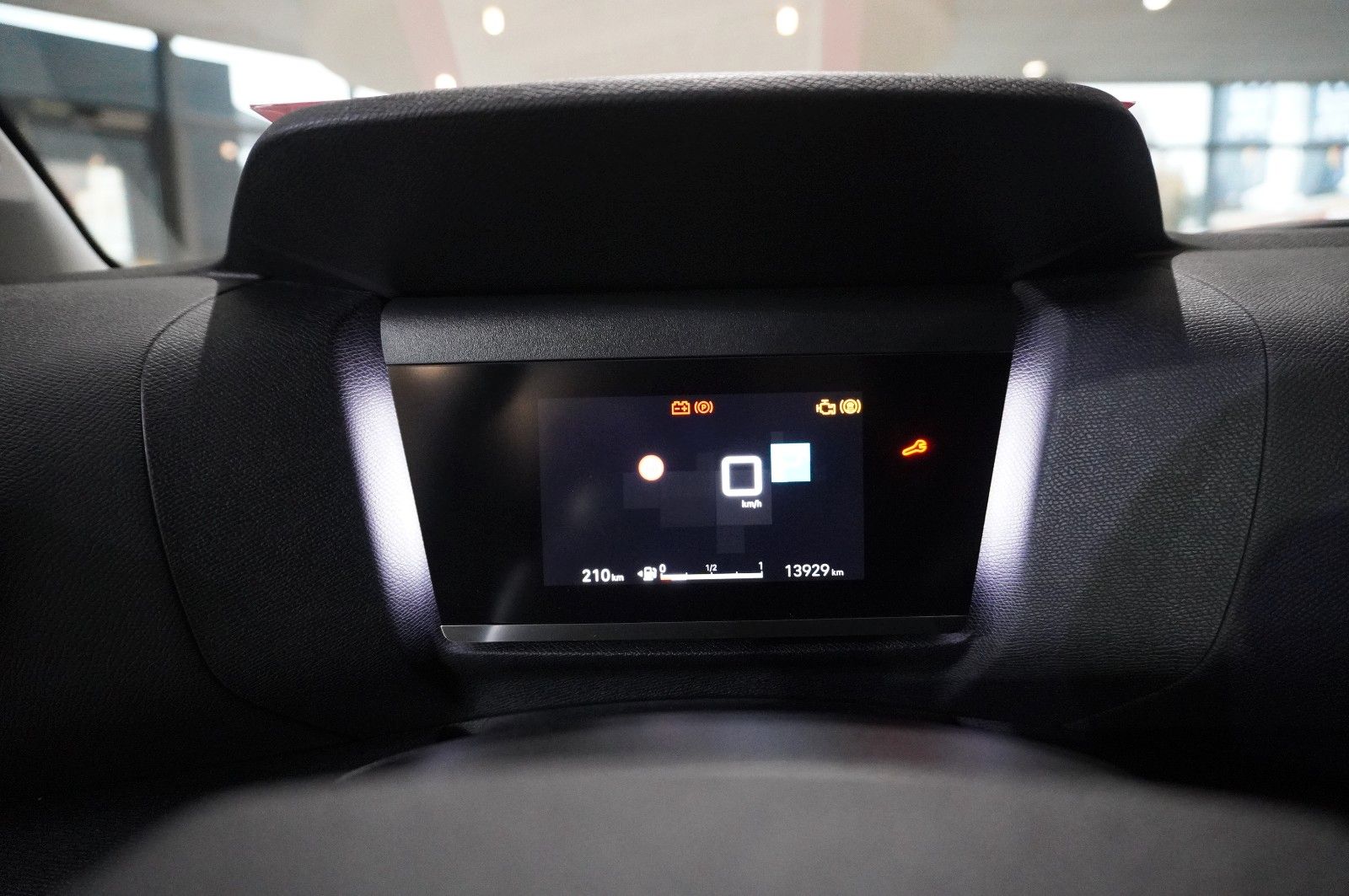Fahrzeugabbildung Citroën C4 Lim. 1.2T PLUS NAVI/LED/KAMERA/SPORT /VIR/DAB