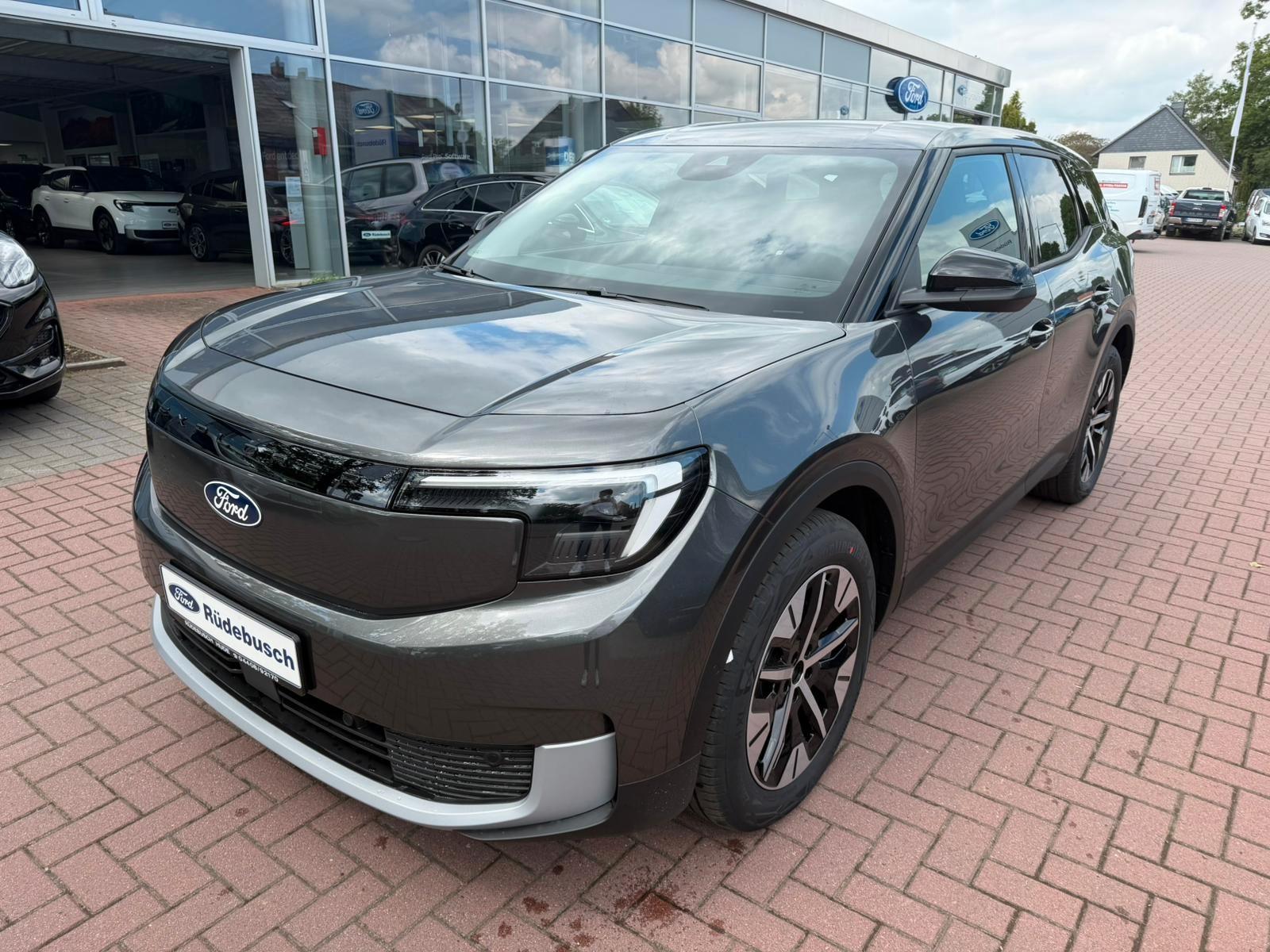 Ford Explorer Standard Range 52kWh RWD Style