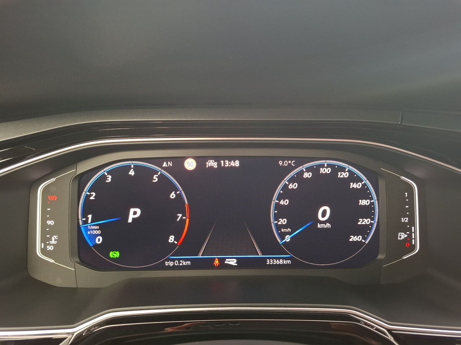 Fahrzeugabbildung Volkswagen Taigo R-Line DSG MatrixLED AHK Navi AID ACC RFK