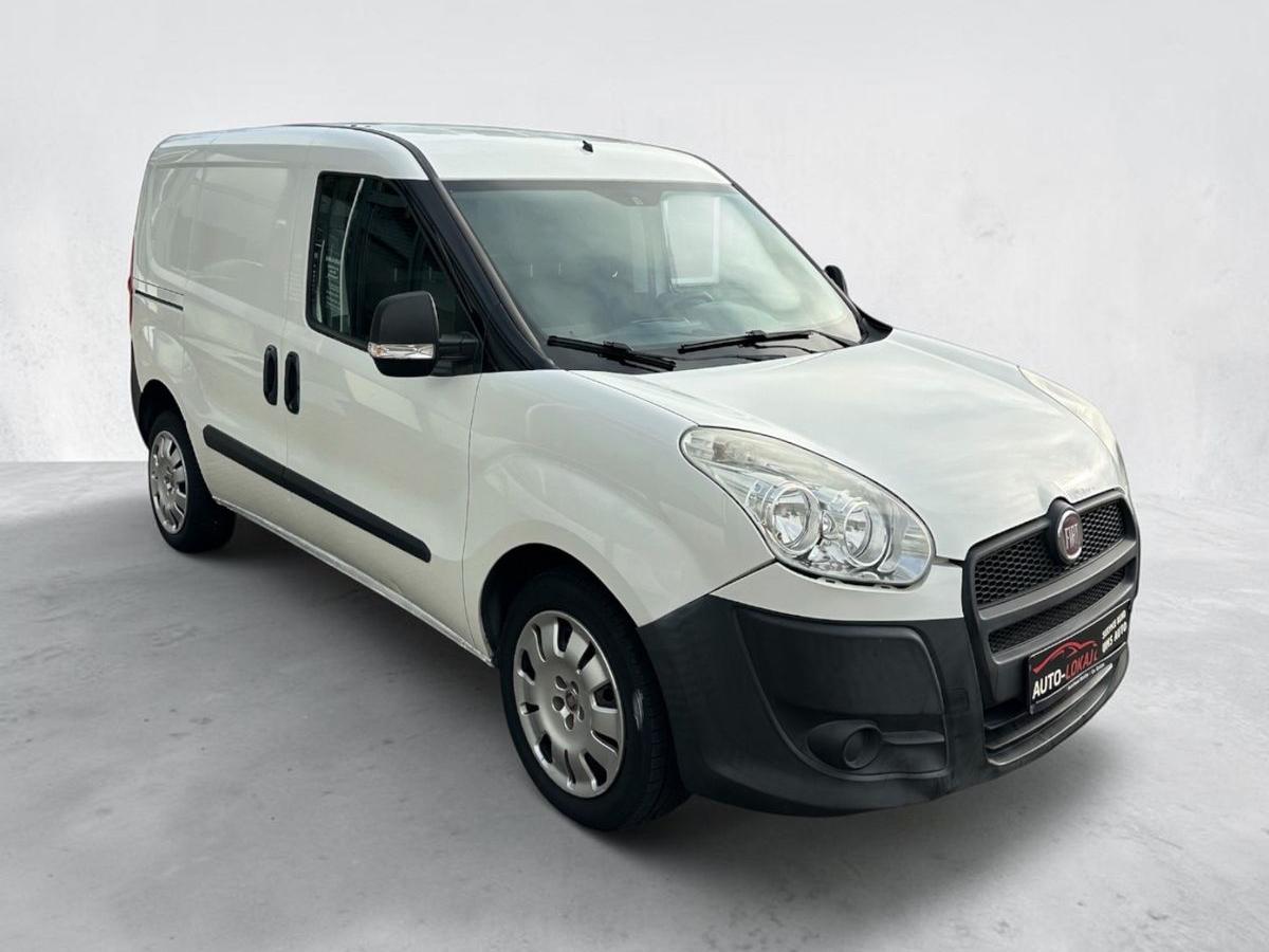 Fiat Doblo 2011 — вигляд ззаду