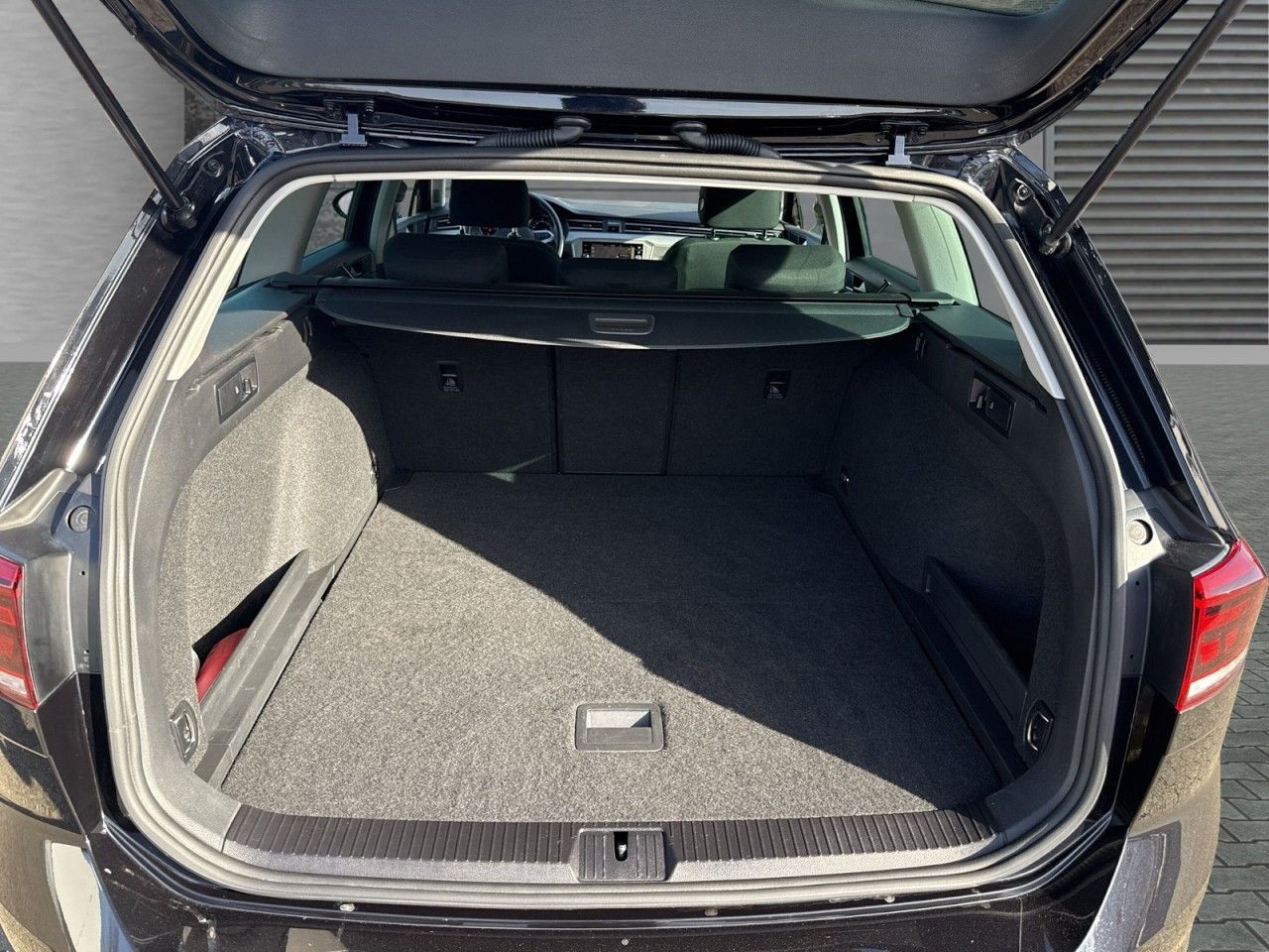 Volkswagen Passat Variant - Bild 8