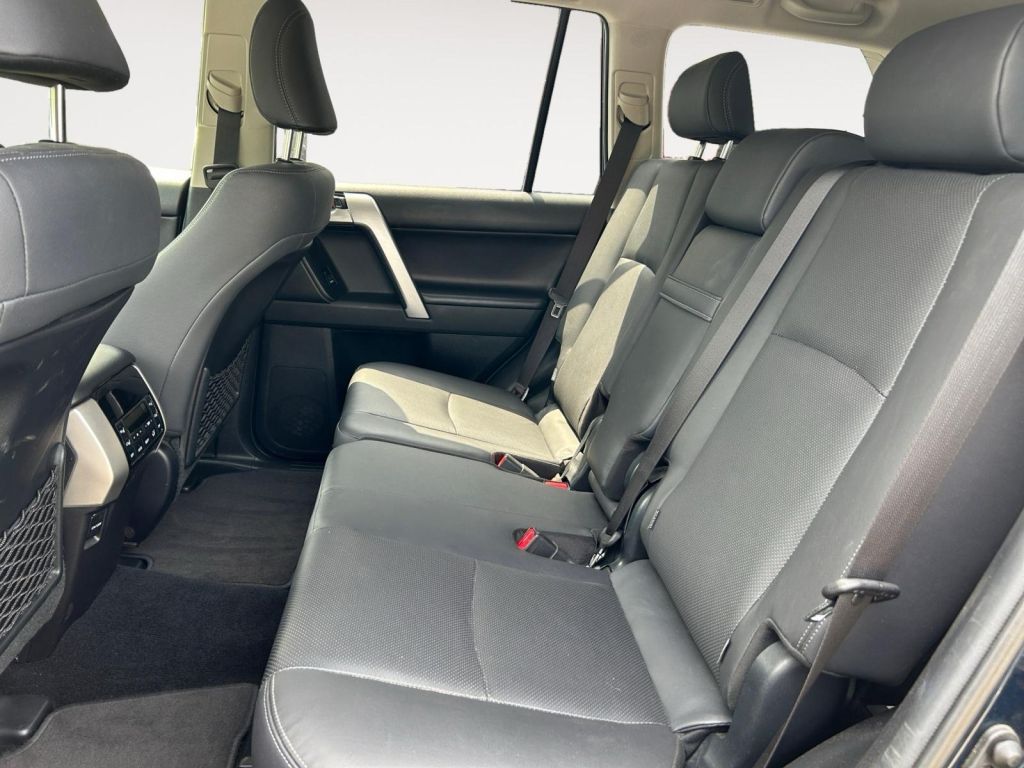 Fahrzeugabbildung Toyota Land Cruiser 2.8 D-4D Automatik Executive
