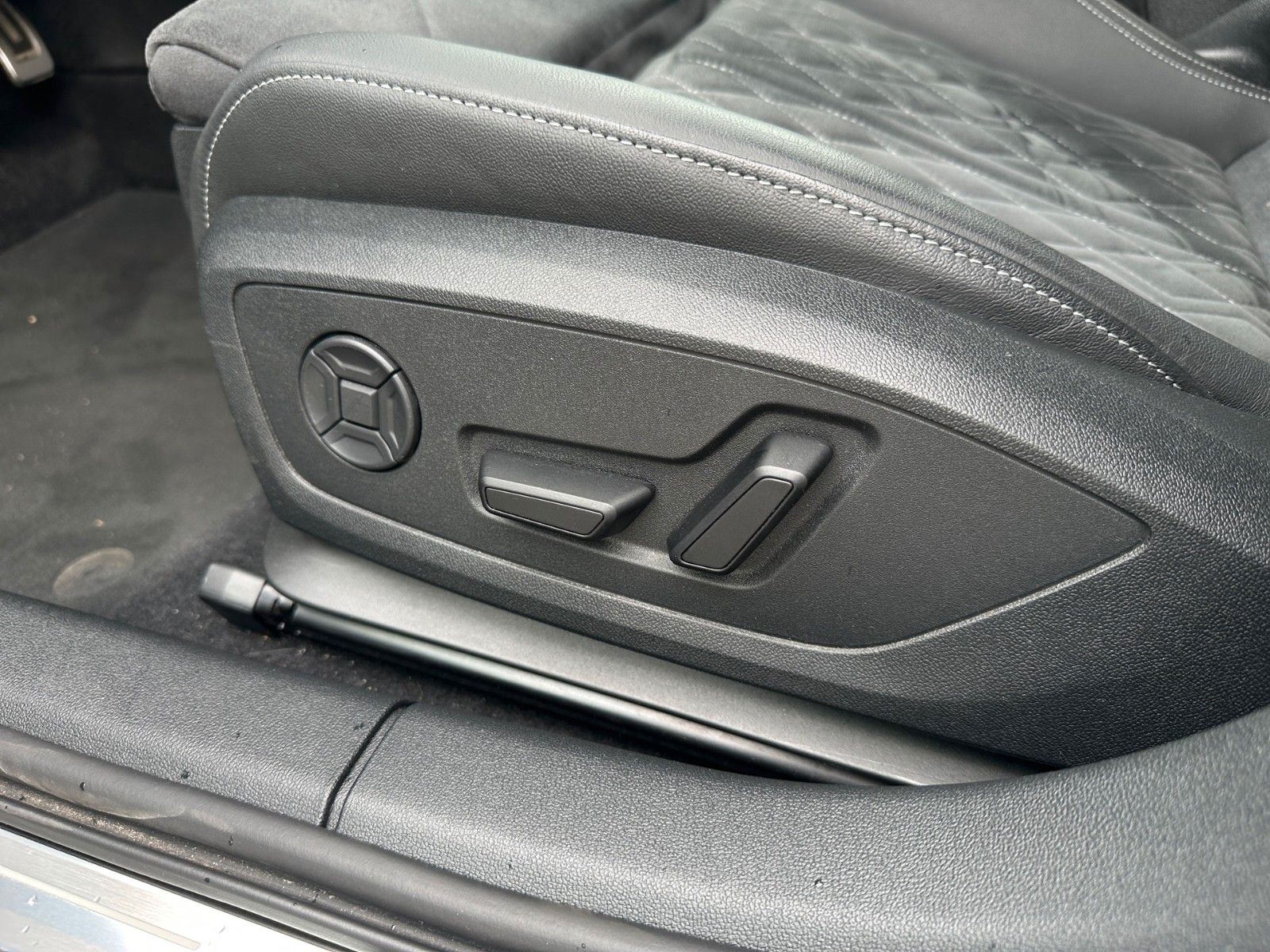 Audi A3 Limousine 35 TFSI S line – Bild 15