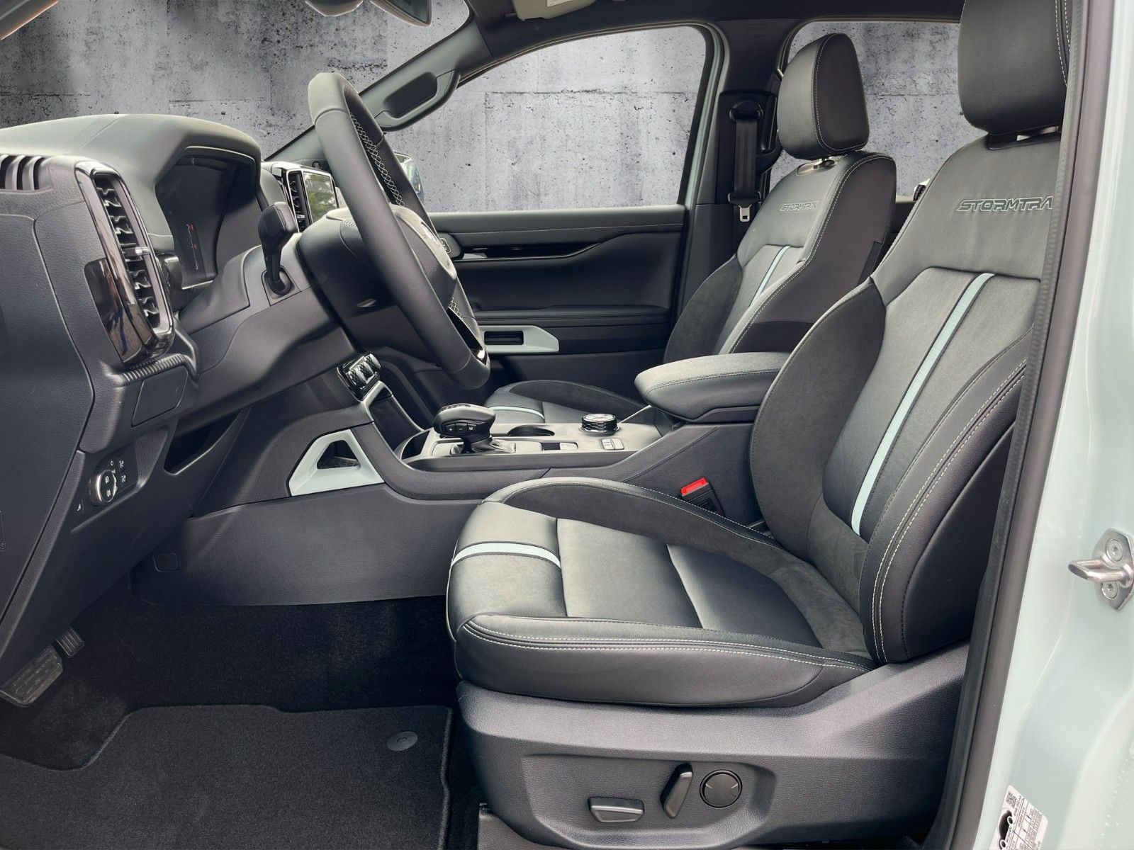 Fahrzeugabbildung Ford Ranger PHEV Stormtrak  DoKa