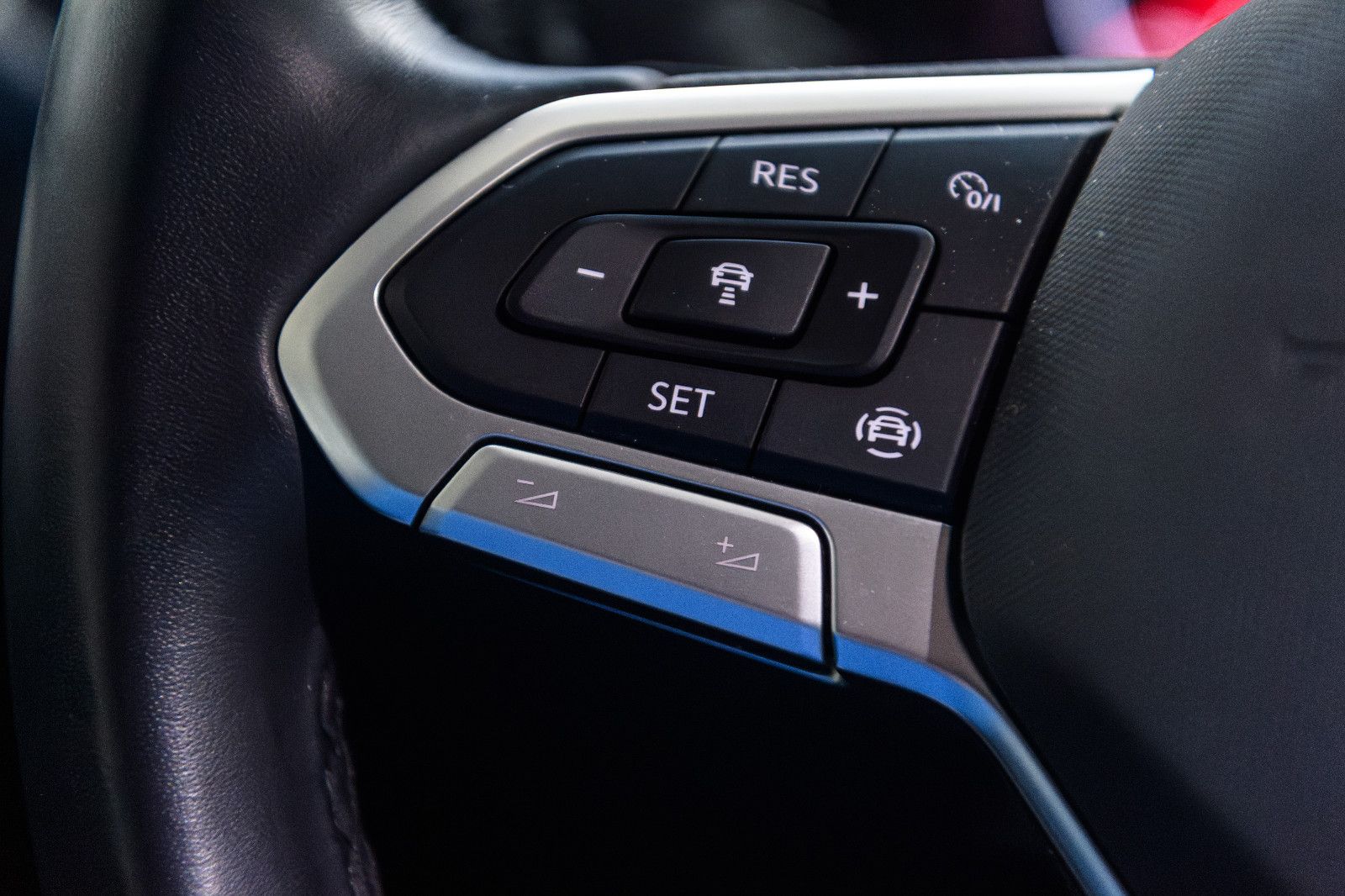 Fahrzeugabbildung Volkswagen T-Cross Move+AHK+GJR+NAVI+SHZ+ALU+ACC+DAB